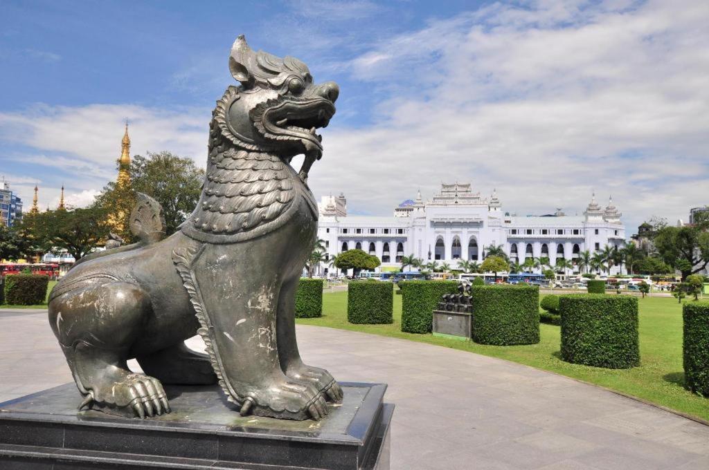 Sanctuary Hotel Yangon Dış mekan fotoğraf